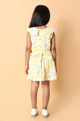 Fabric close‑up – soft breathable material, lemon print for girls