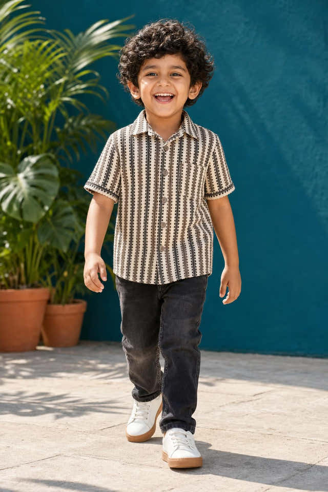 Boys Black & White Print Half Sleeve Shirt